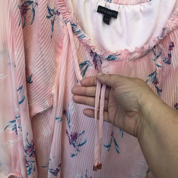 Lane Bryant Pink Pleated Floral Blouse size 26/28 - Picture 8 of 10